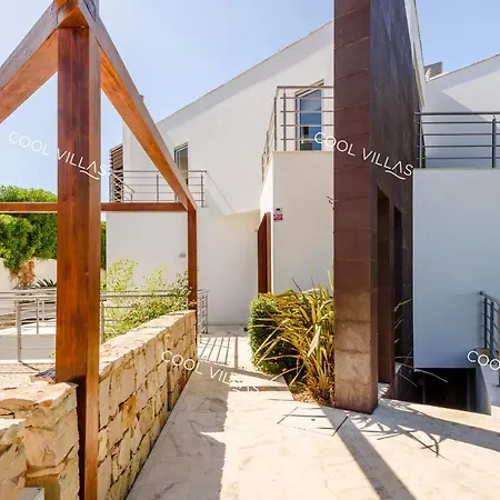 Premium - Heatable Pool & River Views Вилла Феррагуду