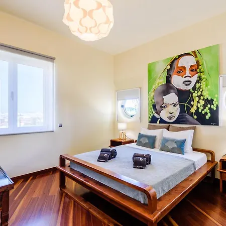 Premium - Heatable Pool & River Views