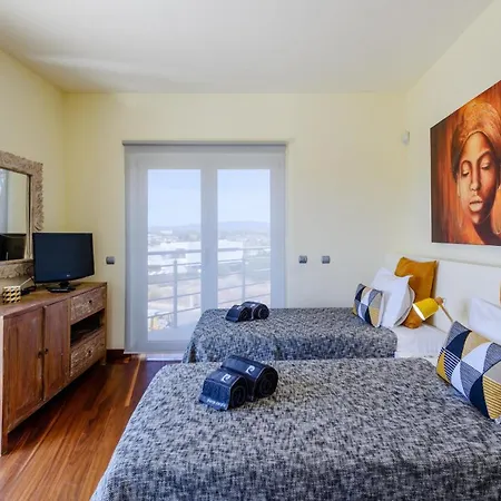 Premium - Heatable Pool & River Views *