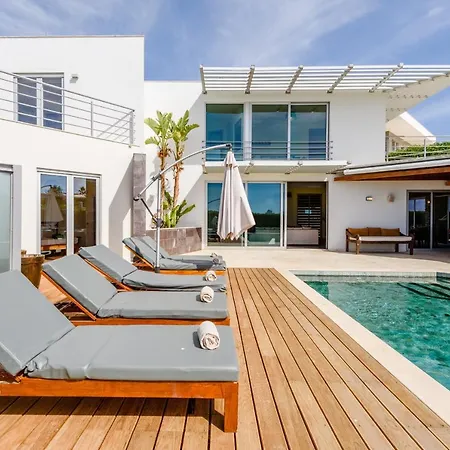 Premium - Heatable Pool & River Views *