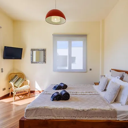 Premium - Heatable Pool & River Views * Феррагуду